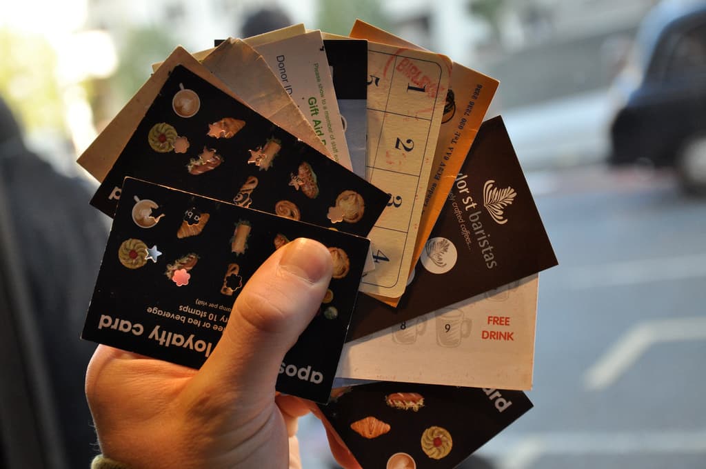 <h1 style="line-height: 1"><strong><span style="font-size: 16px;color: rgb(0, 0, 0);background-color: transparent">Digital Stamp Cards vs Punch Cards: What Actually Increases Repeat Visits?</span></strong><br></h1>